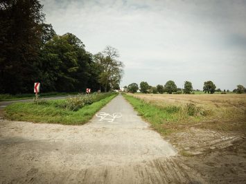 ścieżka rowerowa między Kotomierzem i Karolewem