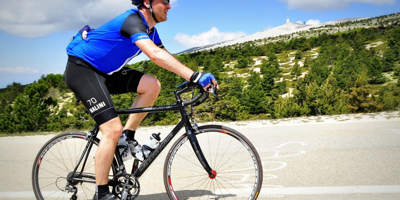 Rękawice i skarpety rowerowe – ważny element stroju na rower