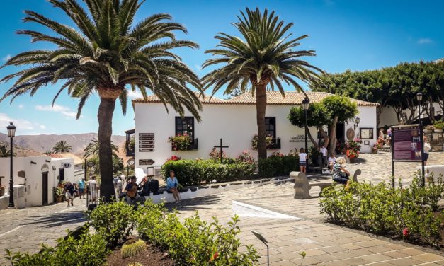 Fuertaventura – dlaczego warto się na nią wybrać?