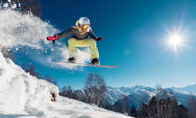 Dlaczego warto wybrać się na snowboard?