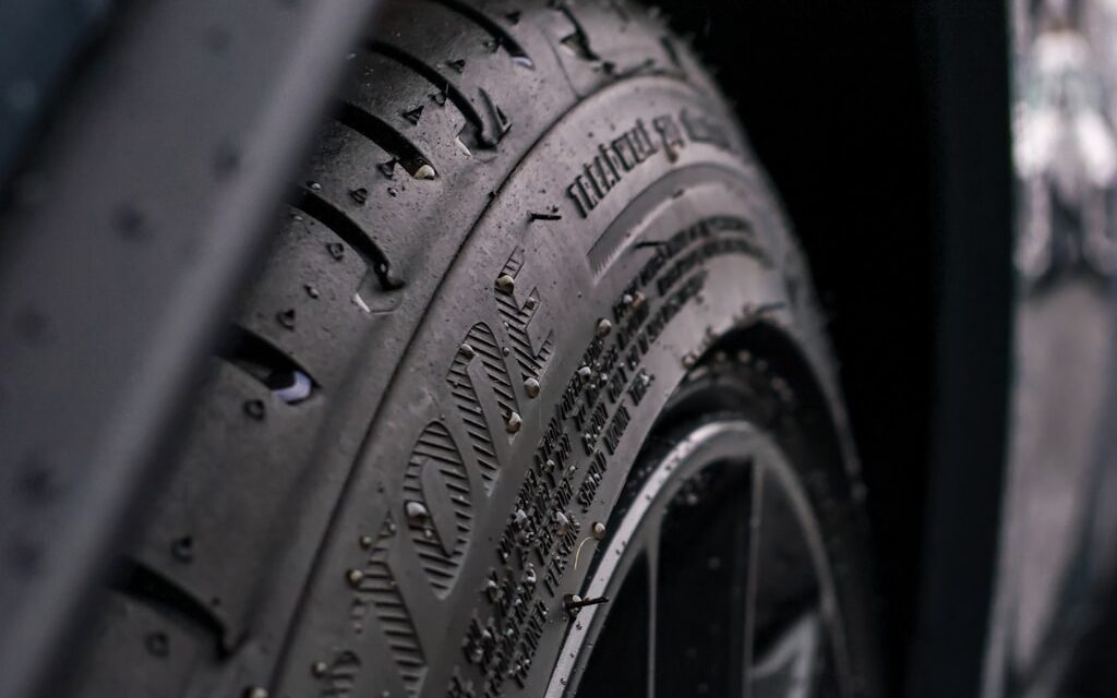 W jakich autach sprawdzą się opony całoroczne?