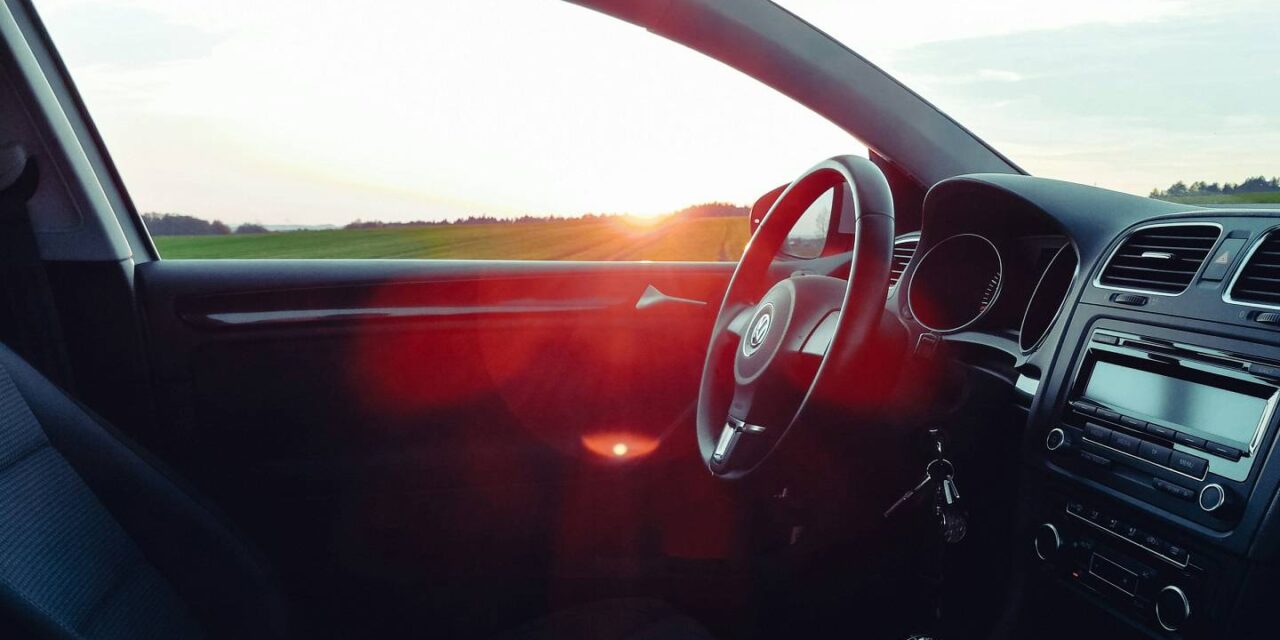 Auto na wakacje lub krótki wypad – wszystko, co musisz wiedzieć o wynajmie