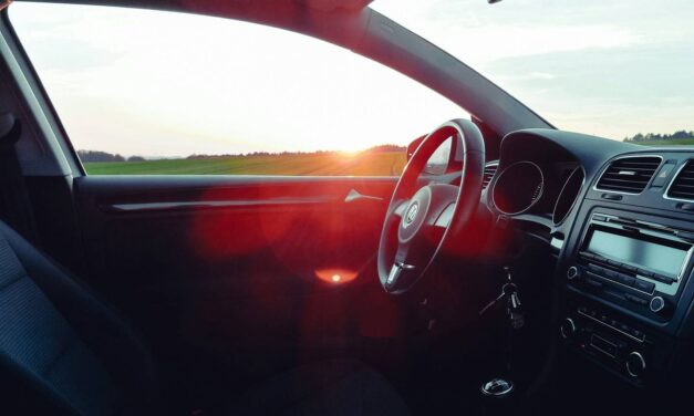 Auto na wakacje lub krótki wypad – wszystko, co musisz wiedzieć o wynajmie