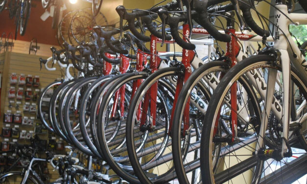 Rower szosowy czy crossowy: jak dopasować sprzęt do swojego stylu jazdy?