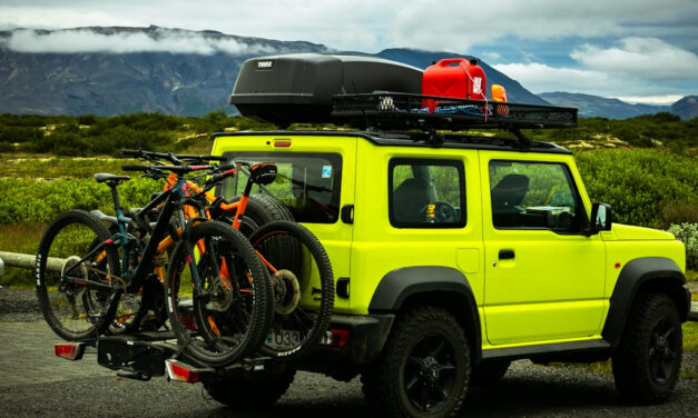 Bagażnik dachowy offroad – jak zwiększyć możliwości samochodu na wyprawie?